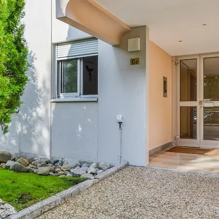 Sublime Studio Of 26 M With Swimming Pool *